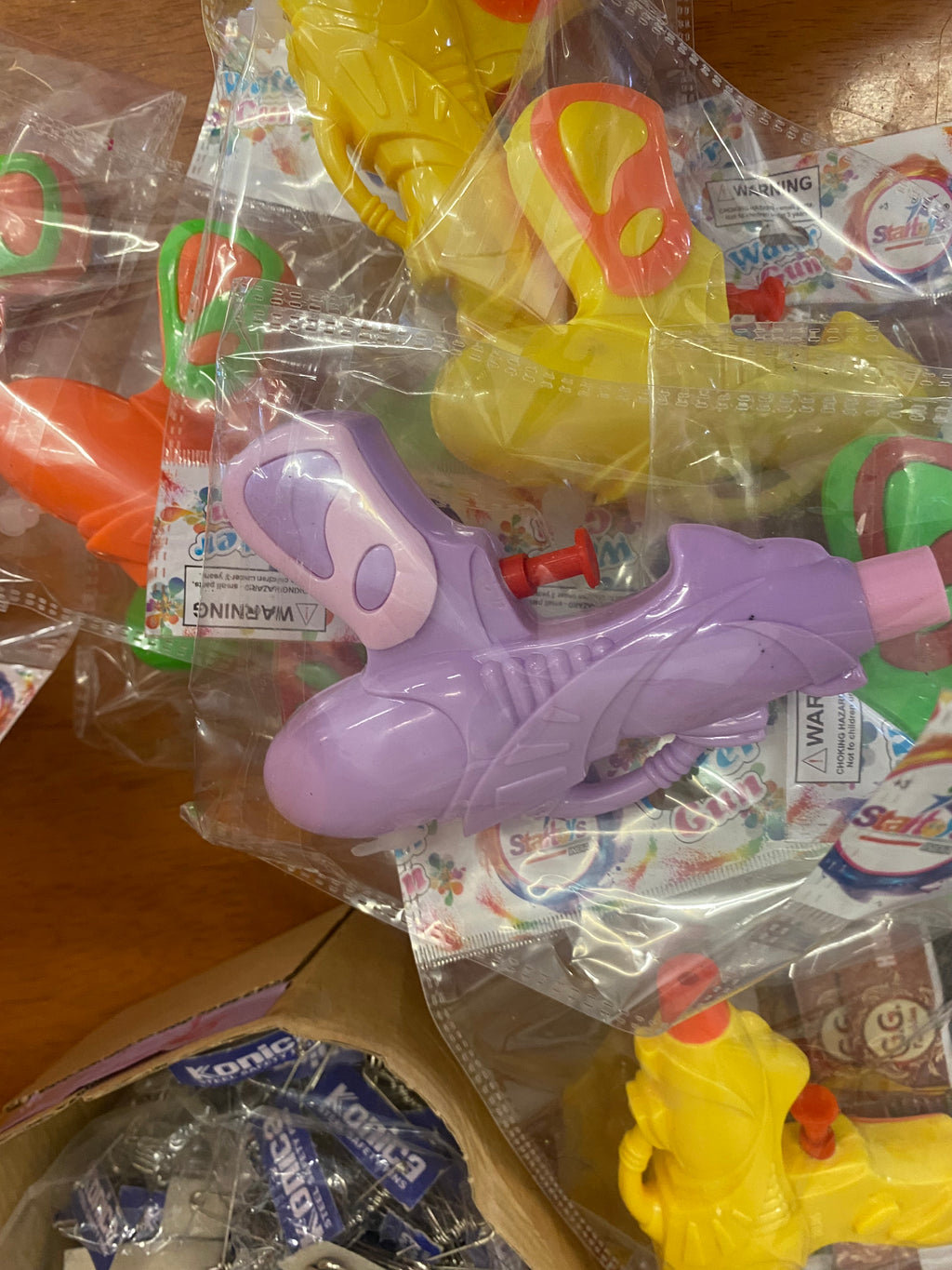 KIDS WATER GUN (HOLI)  SMALLL