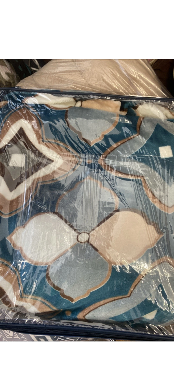 FULL SIZE PREMIUM VALVET   QUILT COVERS