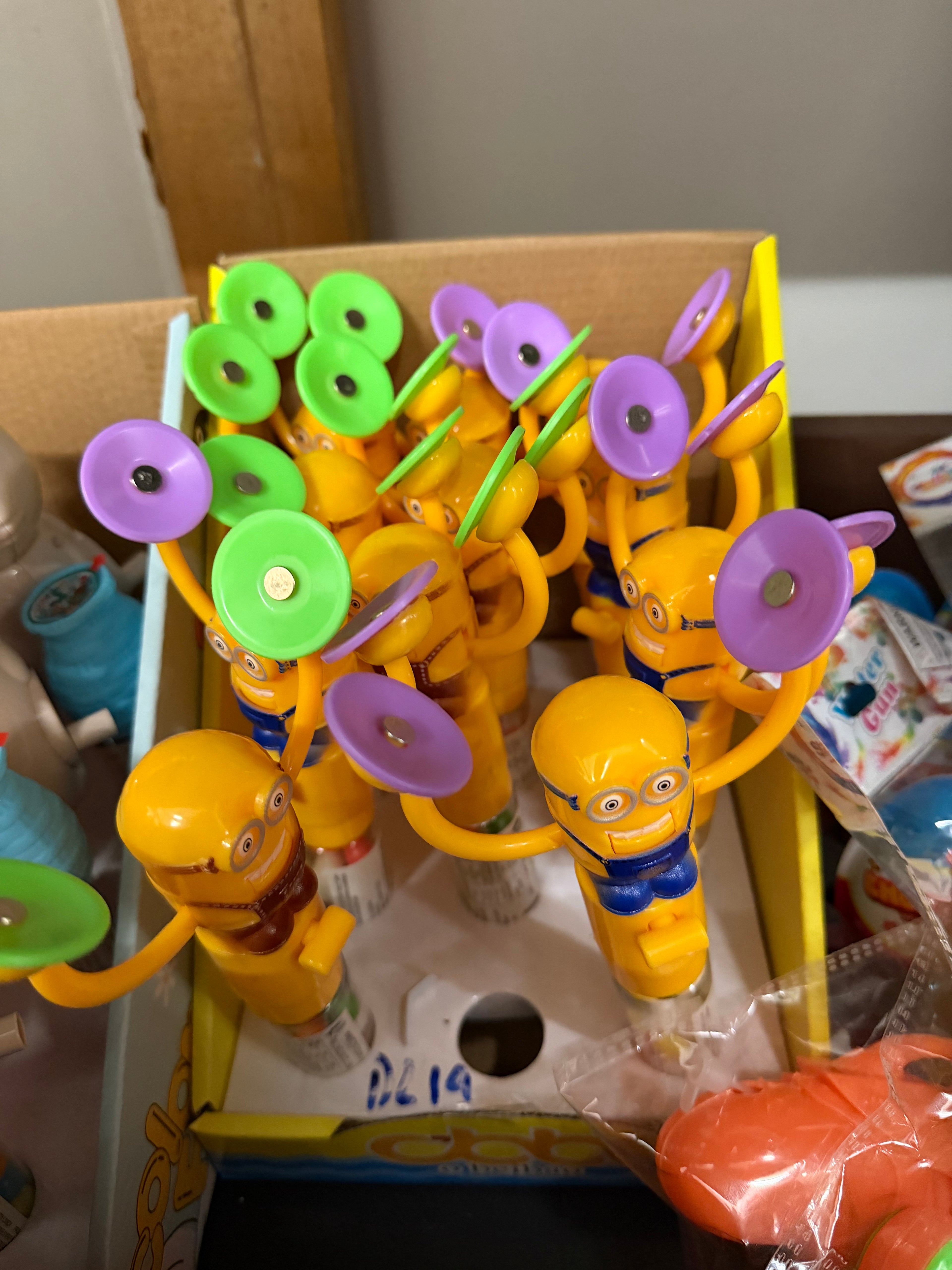 MEN WITH INTRUMENT IN HAND TOY WITH CANDIES
