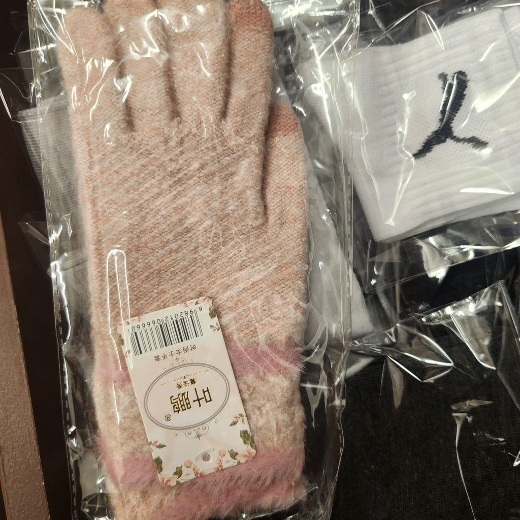 LADIES GLOVES FREE SIZE