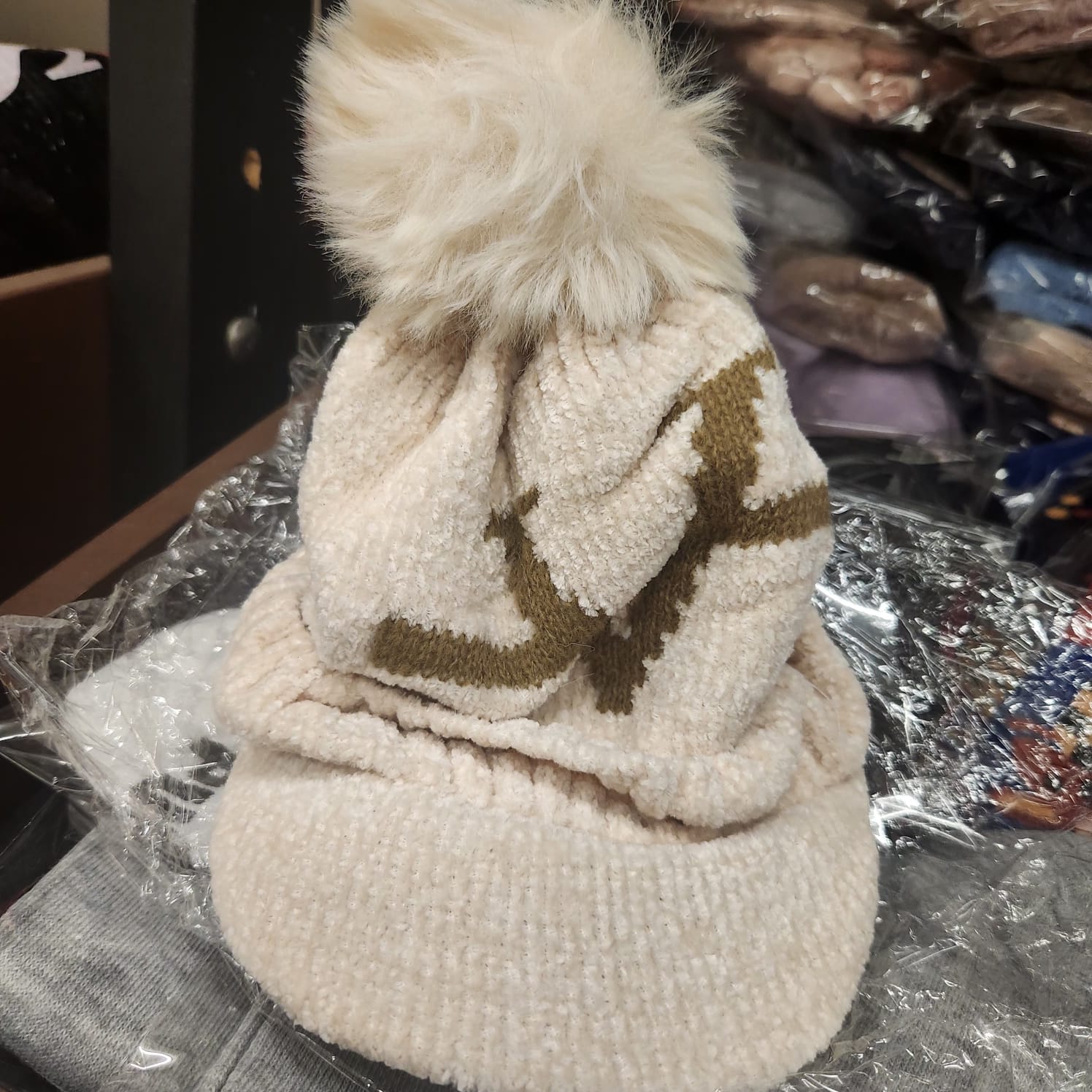 FURR LINNING KID BINNIE FOR WINTERS ( HAT PATTERN)