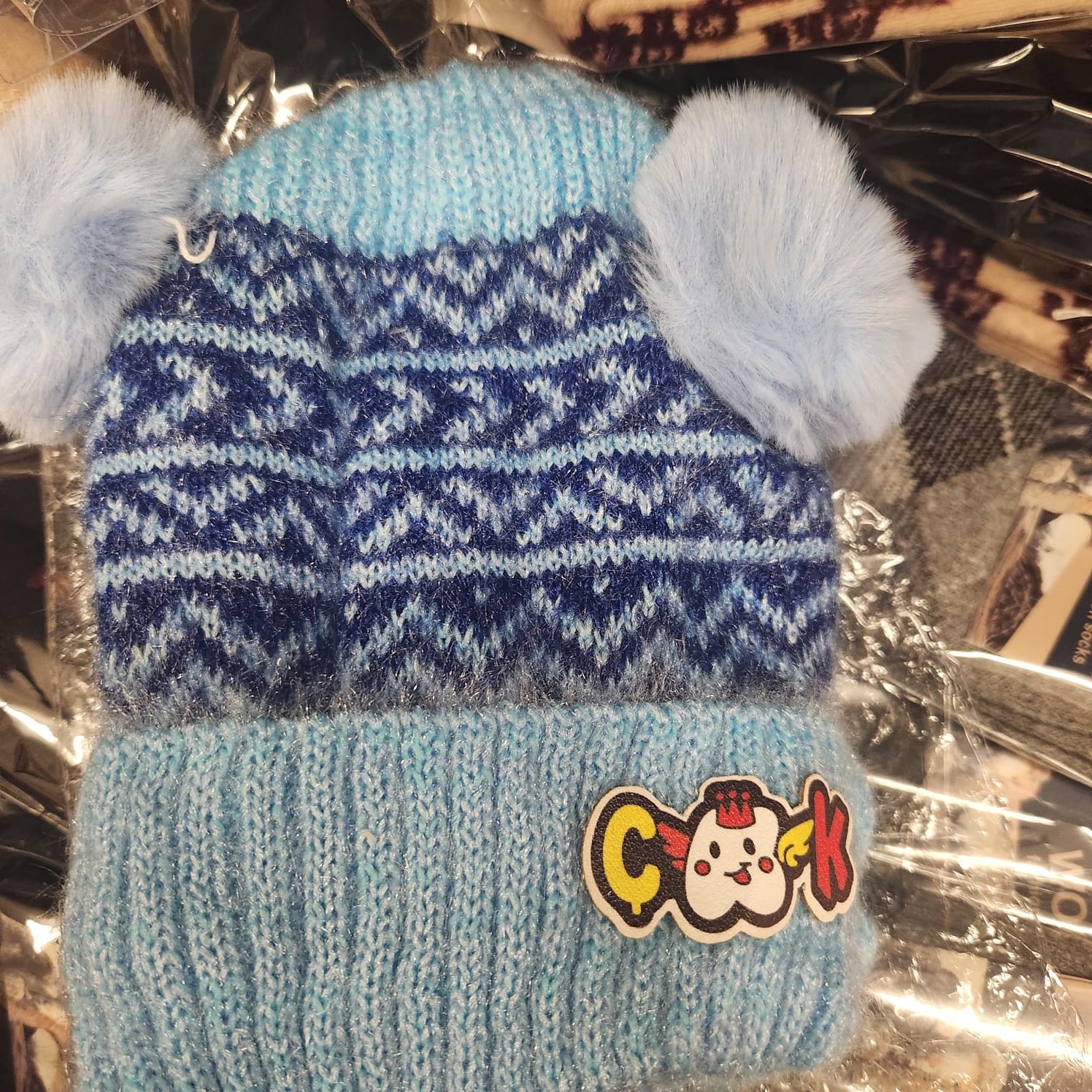 DOUBLE POM POM ROUND BINNIE ( CAPS) WITH FURR LINNING