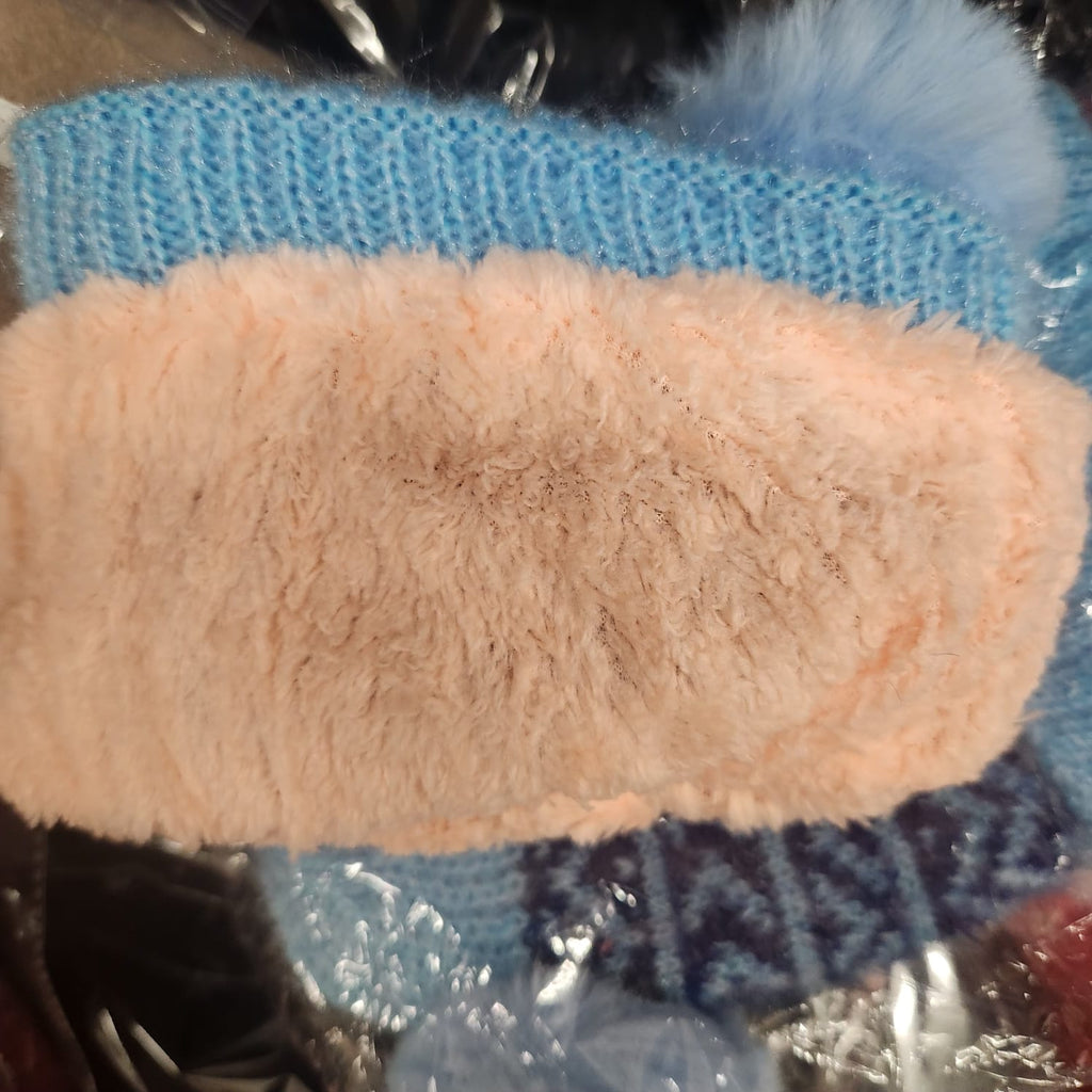 DOUBLE POM POM ROUND BINNIE ( CAPS) WITH FURR LINNING
