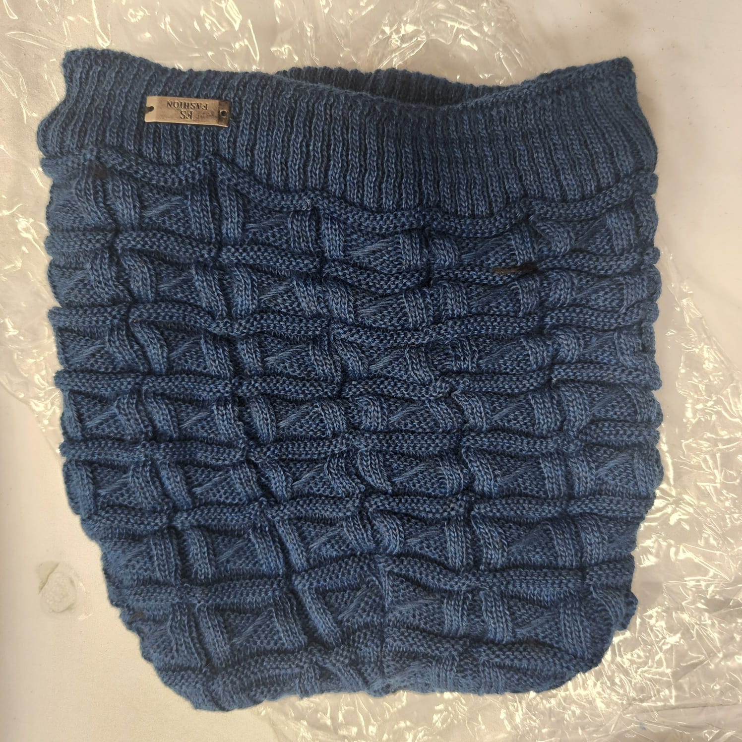 MALE BINNIES ( CAPS) FOR WINTERS FREE SIZE WITH FURR LINNING