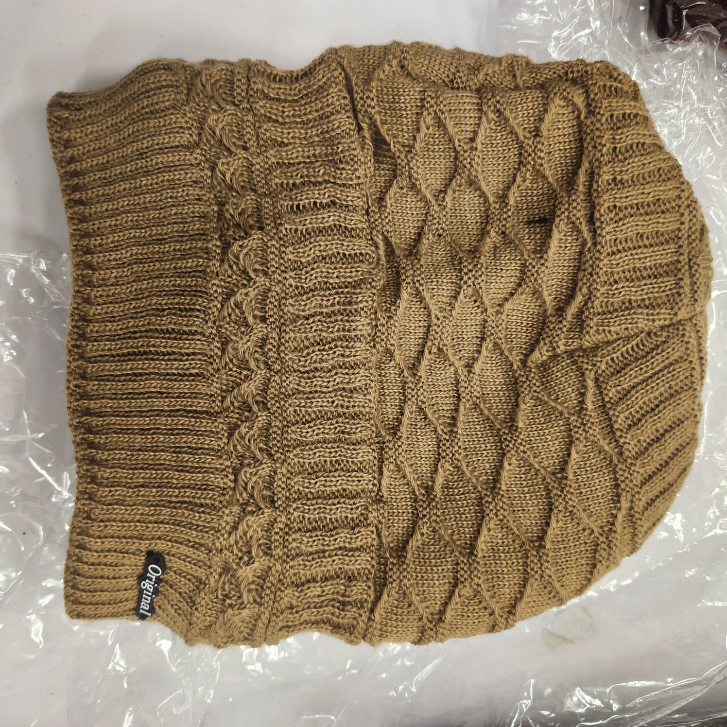 MALE BINNIES ( CAPS) FOR WINTERS FREE SIZE WITH FURR LINNING