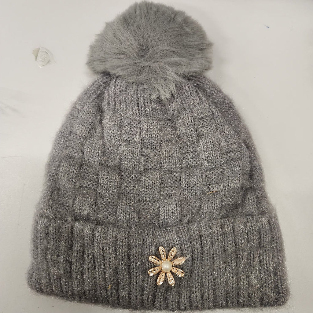 LADIES BEANIE WITH FURR SINGLE POM POM