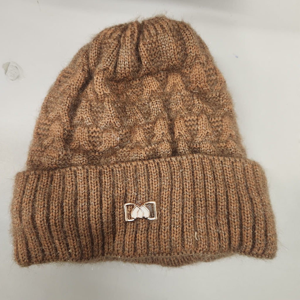 LADIES BEANIES WITH FURR