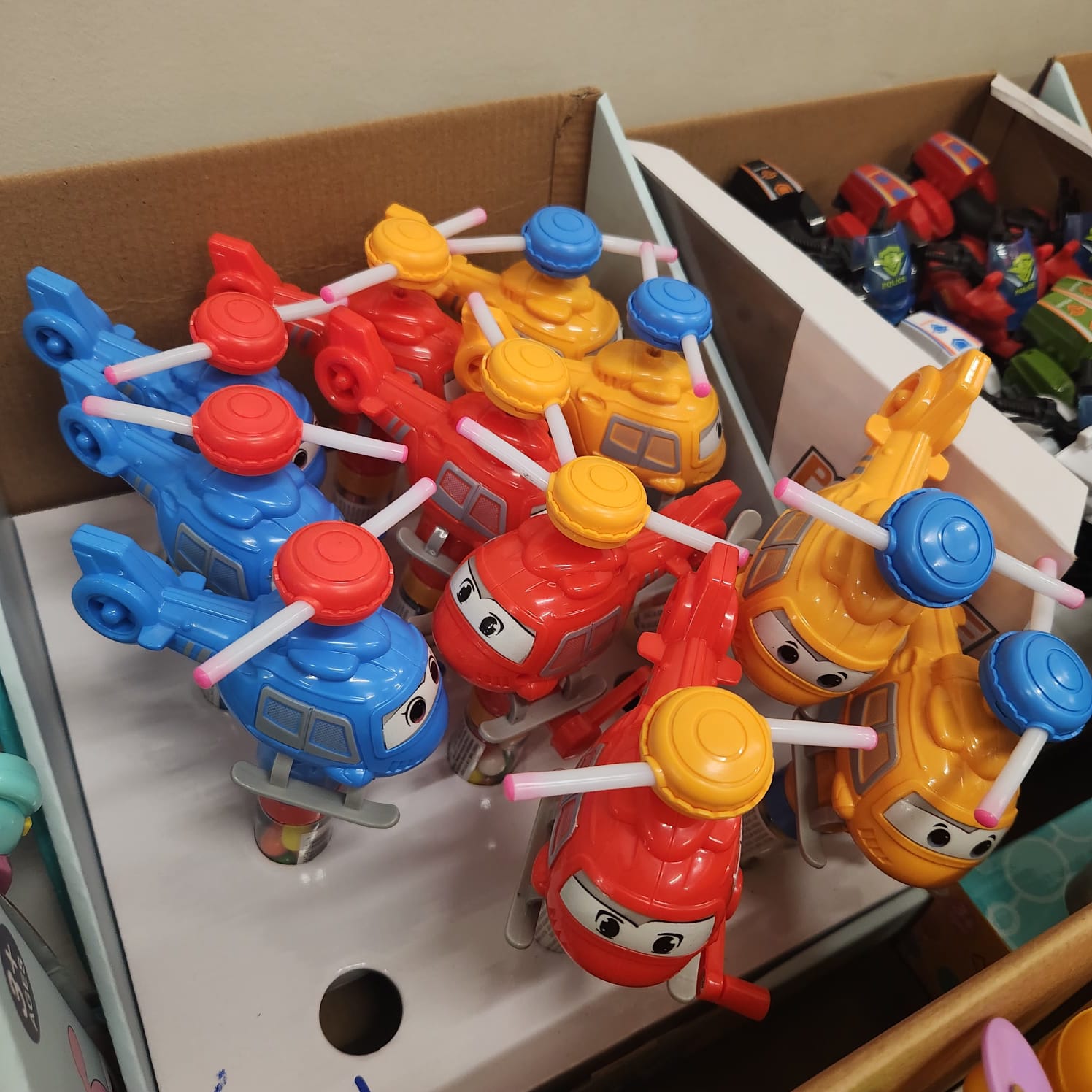 KIDS TOYS WITH CANDIES